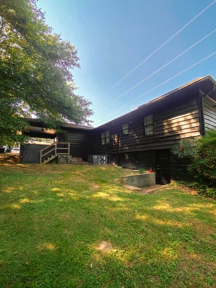 More Photos Of 726 Windy Hill Rd, Smyrna Loft Creative Space For Lease