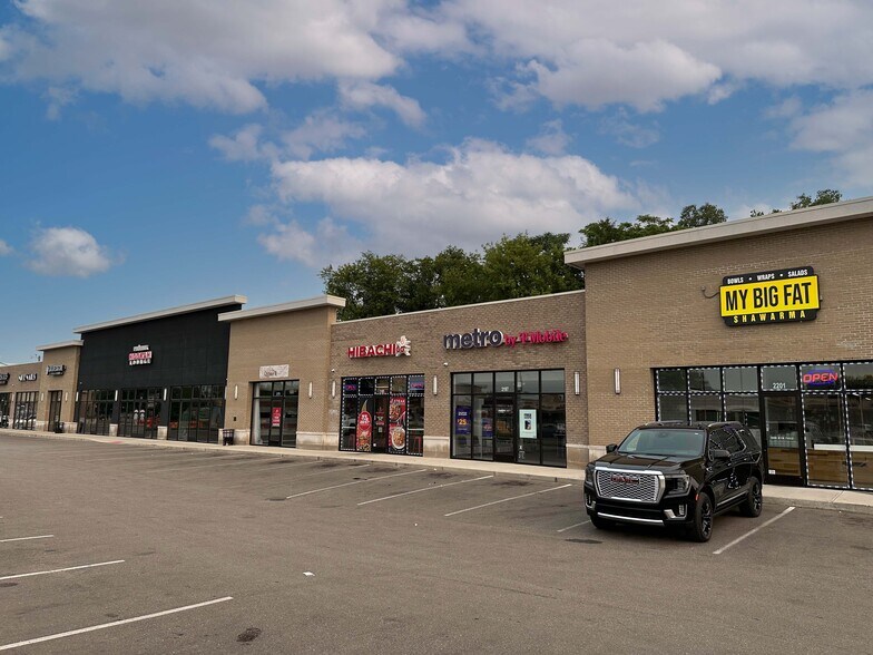 More Photos Of 2005-2201 E 8 Mile Rd, Warren Unknown For Lease