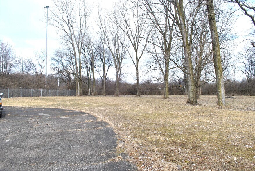 More Photos Of 2882 Johnstown Rd, Columbus Warehouse For Sale