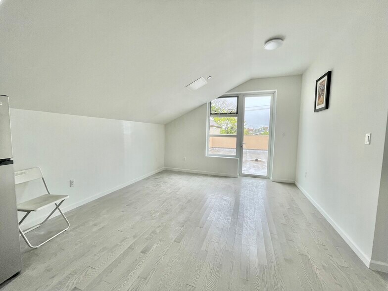More Photos Of 150-30 12th Ave, Whitestone Apartments For Sale