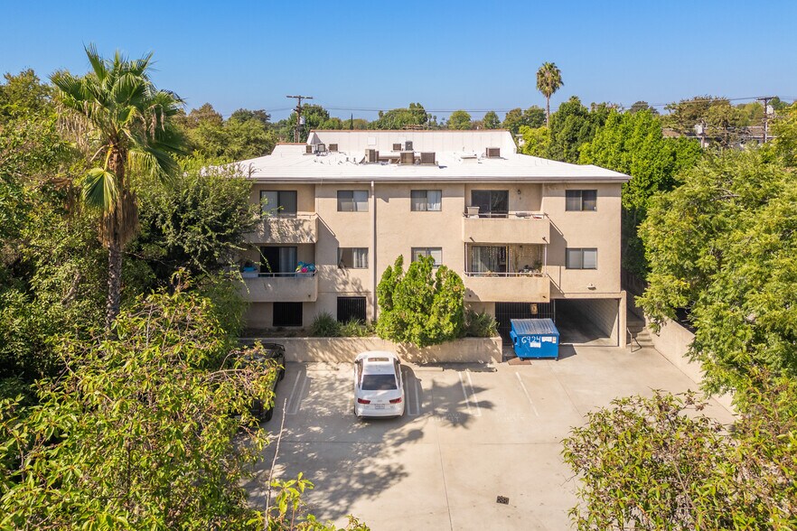 More Photos Of 6924 Woodman Ave, Van Nuys Apartments For Sale