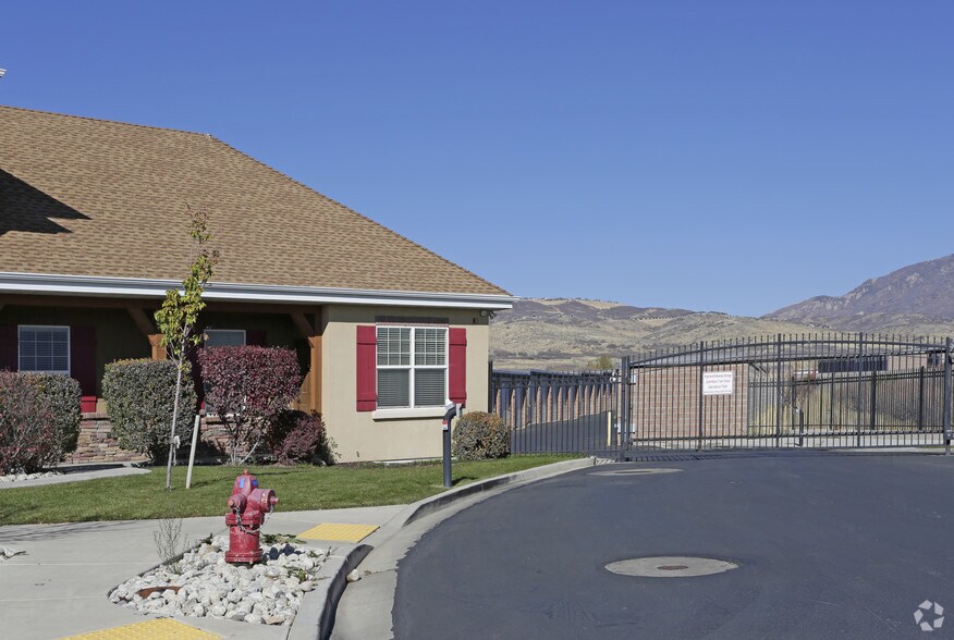 More Photos Of 11251 Sunset Dr, Highland Self Storage For Lease