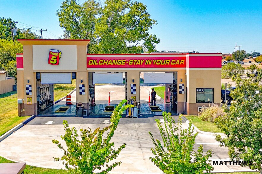 Primary Photo Of 5667 Transit rd, Lockport General Retail For Sale