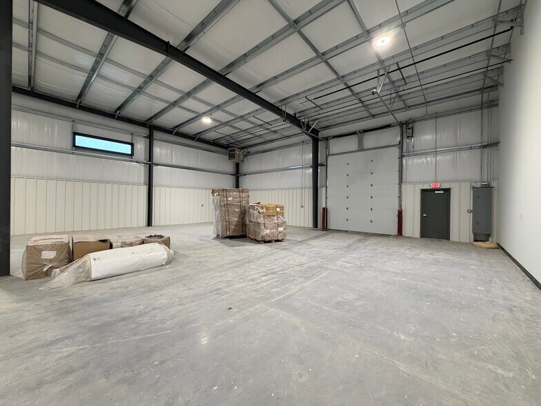 More Photos Of 830 Wesco Pky, Sheridan Warehouse For Lease