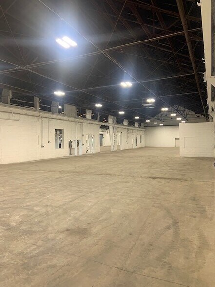 More Photos Of 650 E Taylor Ave, Saint Louis Warehouse For Lease