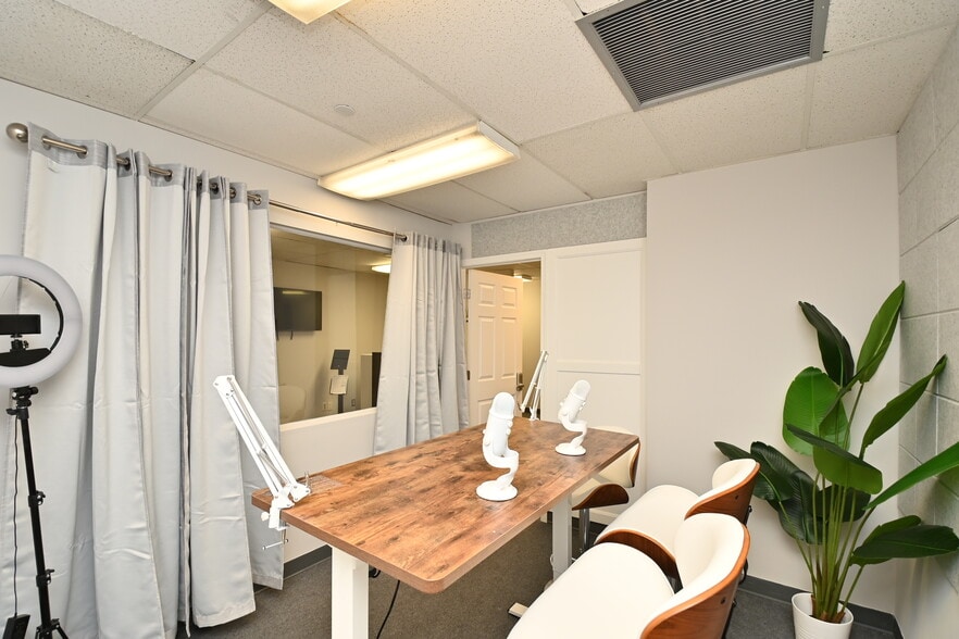 More Photos Of 10903 Indian Head Hwy, Fort Washington Office For Lease