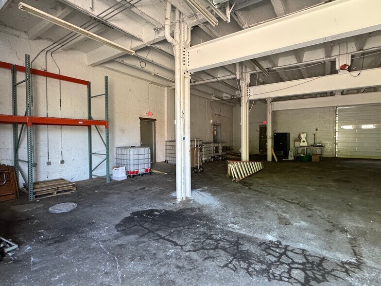 More Photos Of 3135 Sackett Ave, Cleveland Manufacturing For Sale