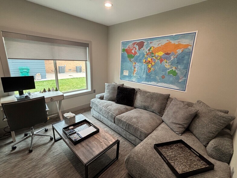 More Photos Of 515 Jerry St, Castle Rock Office For Sale