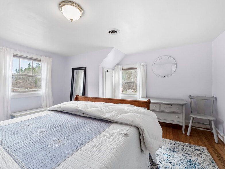 More Photos Of 58 Gunter Town Rd., Marshall Self Storage For Sale