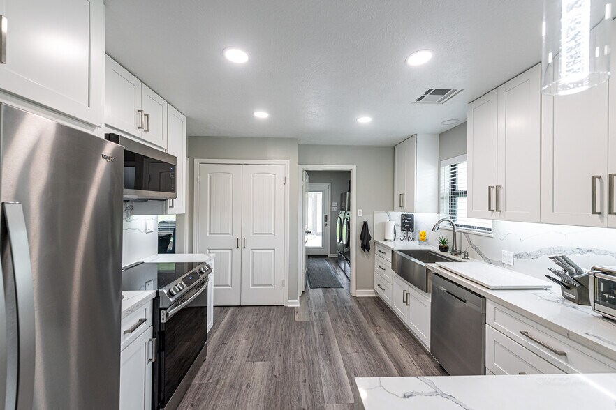 More Photos Of 25142 Roesner Ln, Katy Office Residential For Lease