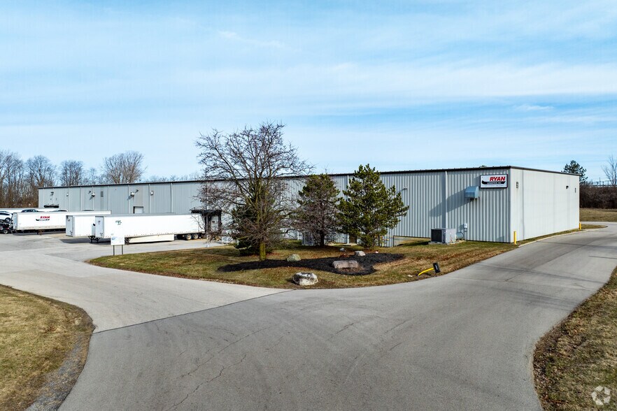 More Photos Of 31 Hunter Pl, Bellefontaine Warehouse For Lease