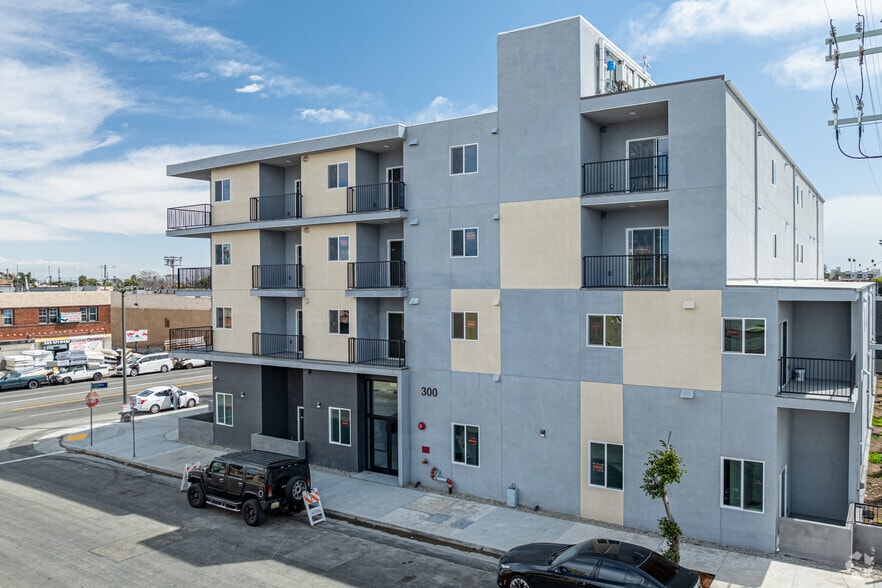 More Photos Of 300 W 60th St, Los Angeles Apartments For Sale