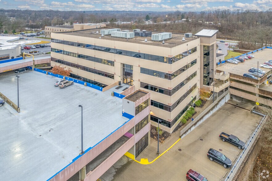 More Photos Of 7502 State Rd, Cincinnati Medical For Lease