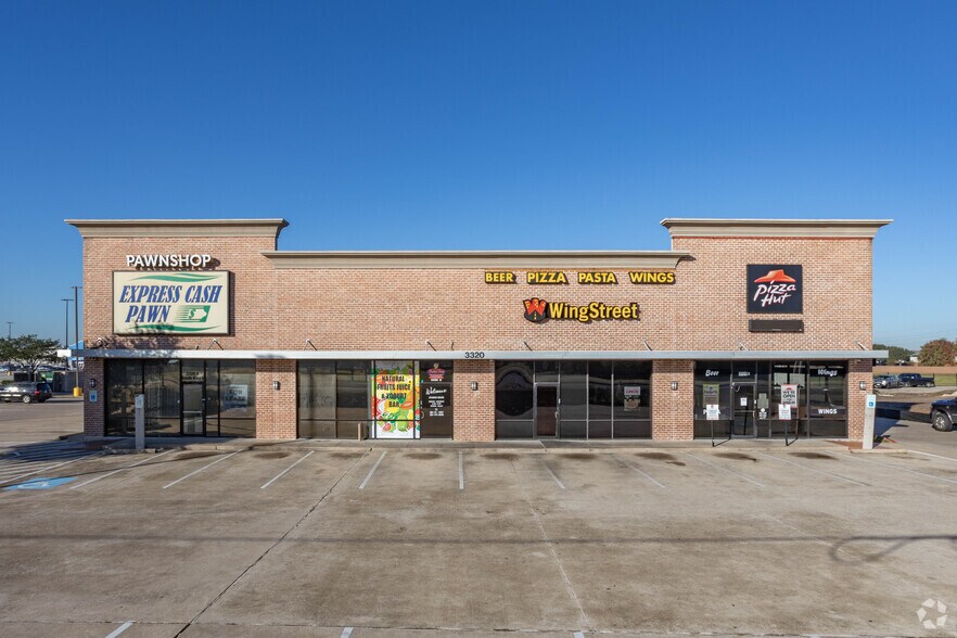 More Photos Of 3320-3418 S Hwy 6, Houston Unknown For Lease