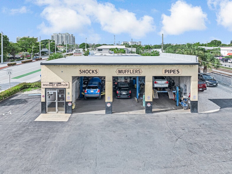 More Photos Of 925 N Federal Hwy, Boynton Beach Auto Repair For Sale