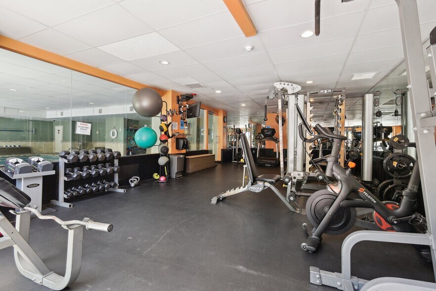 More Photos Of 2 Adams St, Denver Apartments For Sale