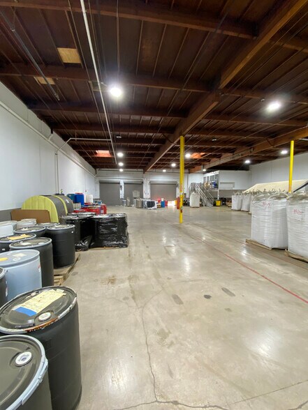 More Photos Of 2100 Livingston St, Oakland Manufacturing For Lease