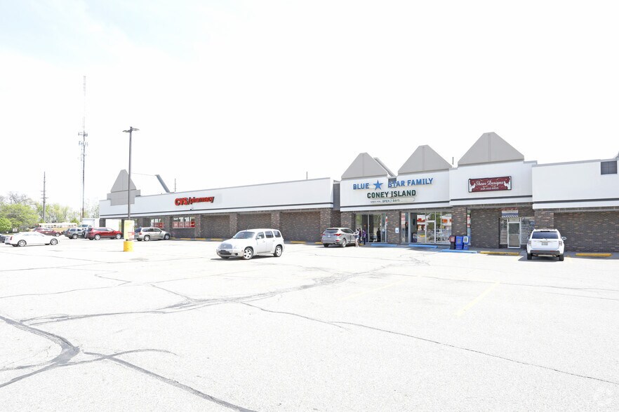 More Photos Of 50-66 E Walton Blvd, Pontiac Storefront For Lease