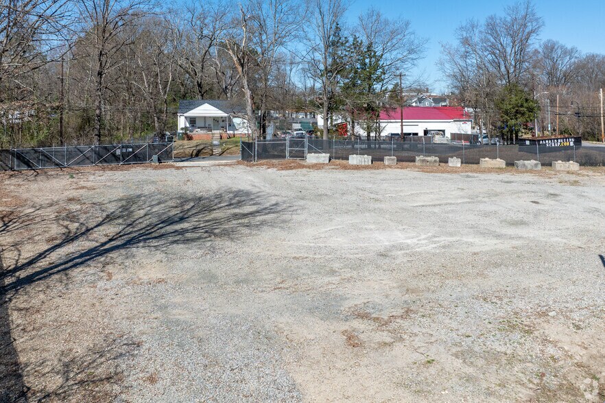 More Photos Of 507 S Briggs Ave, Durham Land For Lease