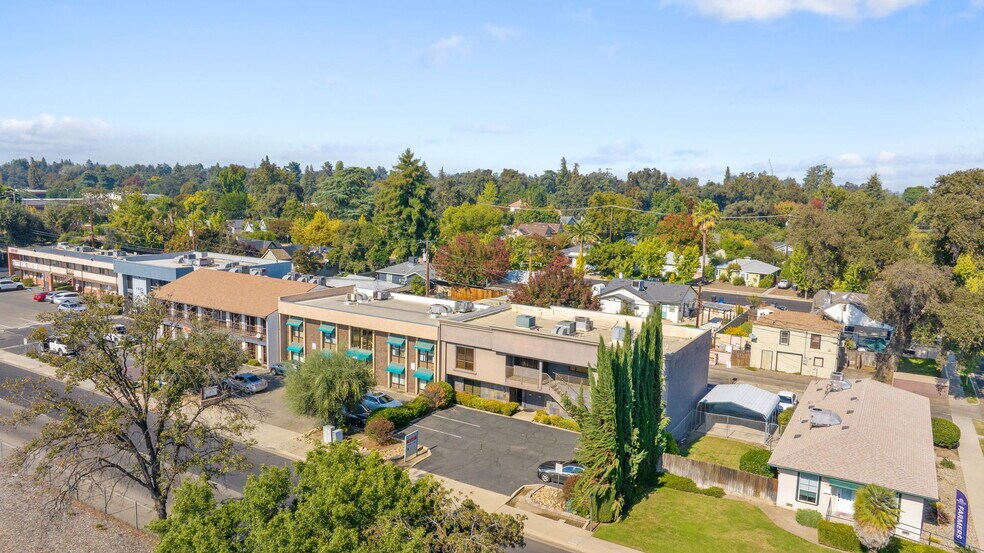 More Photos Of 1606 W Mineral King Ave, Visalia Office For Sale