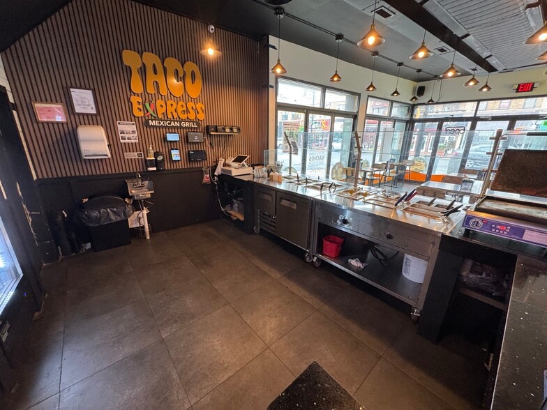 More Photos Of 3935 Bell Blvd, Bayside Restaurant For Lease
