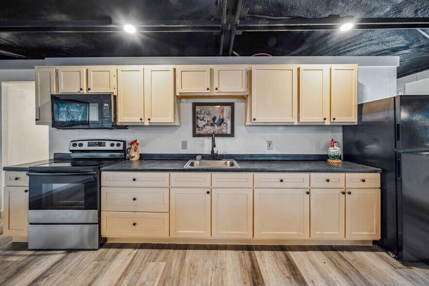 More Photos Of 825 Monarch Trail, Stephenville Specialty For Sale