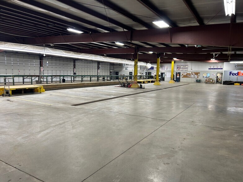 More Photos Of 707 Airport Rd, Bismarck Distribution For Sale