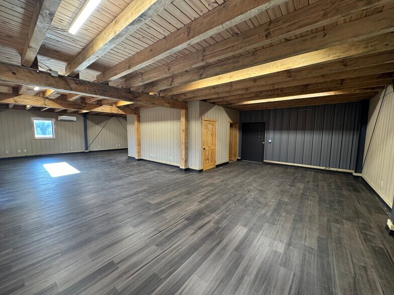 More Photos Of 161 Don Westbrook Ave S, Jasper Manufacturing For Sale
