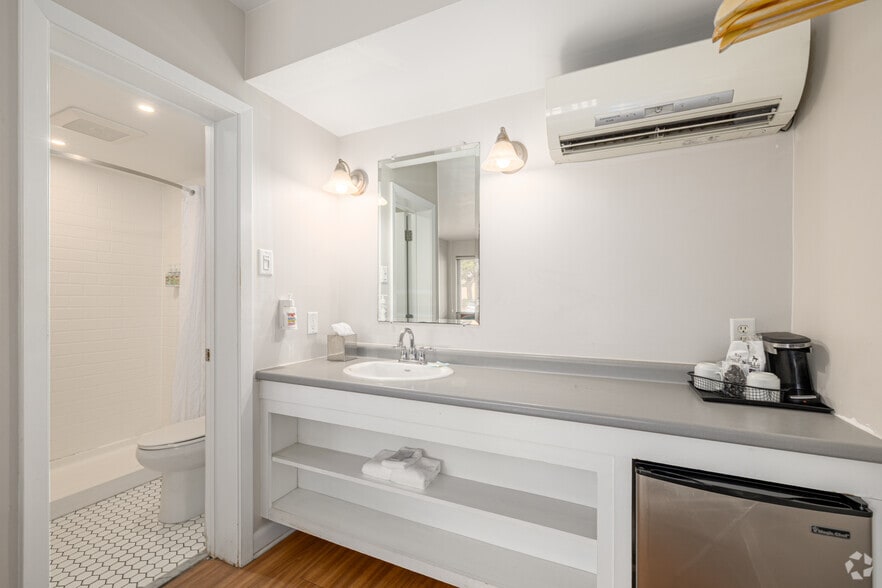 More Photos Of 611 W Oglethorpe Ave, Savannah Hotel For Sale