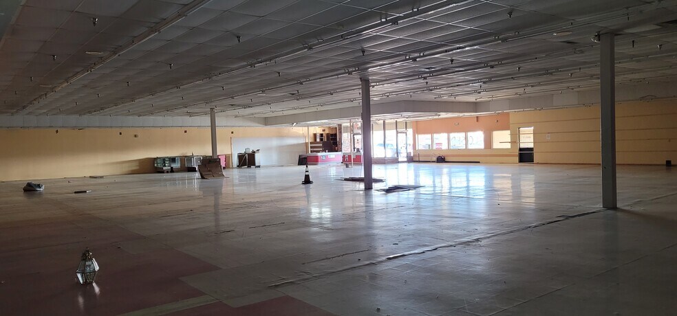 More Photos Of 10070 Highway 44 E, Mount Washington General Retail For Sale