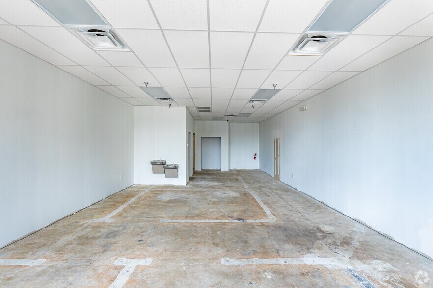 More Photos Of 3130-3150 Tampa Rd, Oldsmar Unknown For Lease