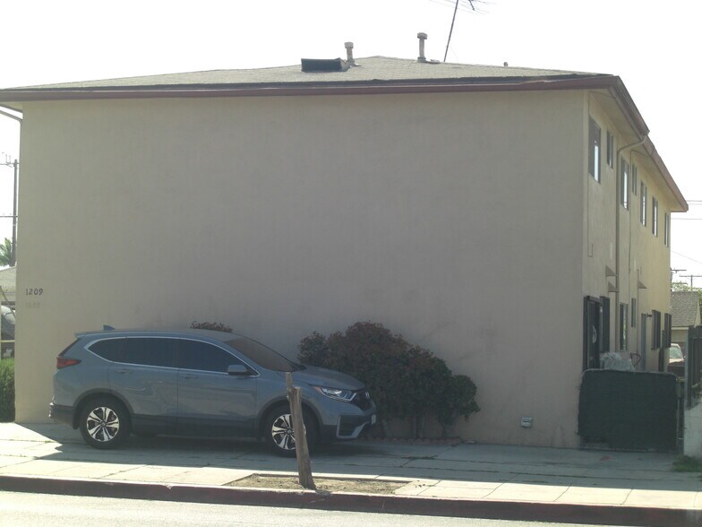 More Photos Of 1209 N Wilmington Blvd, Wilmington Multifamily For Sale