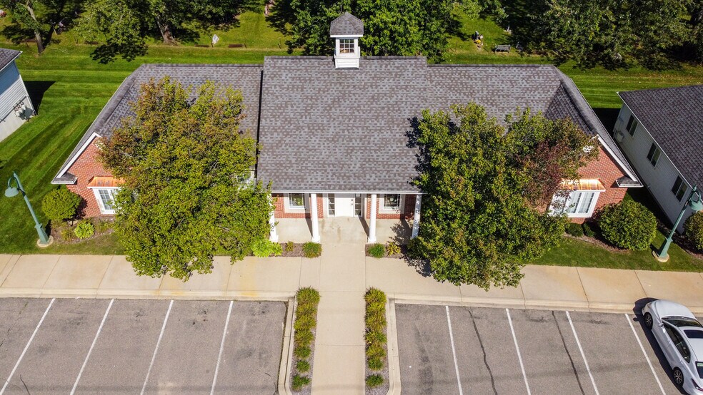 More Photos Of 208 W Highland Rd, Highland Medical For Sale