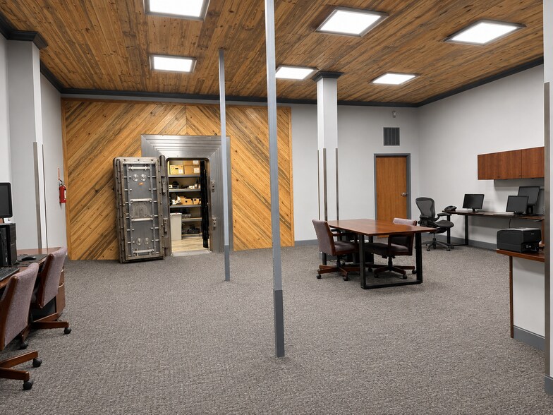More Photos Of 122 Jefferson St, Jacksonville Office For Lease