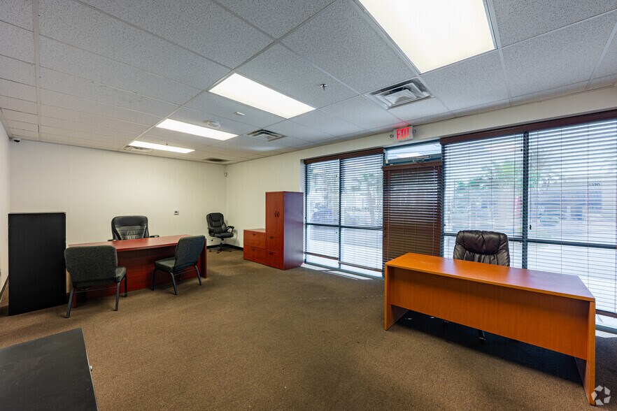 More Photos Of 5321 Cameron St, Las Vegas General Retail For Lease