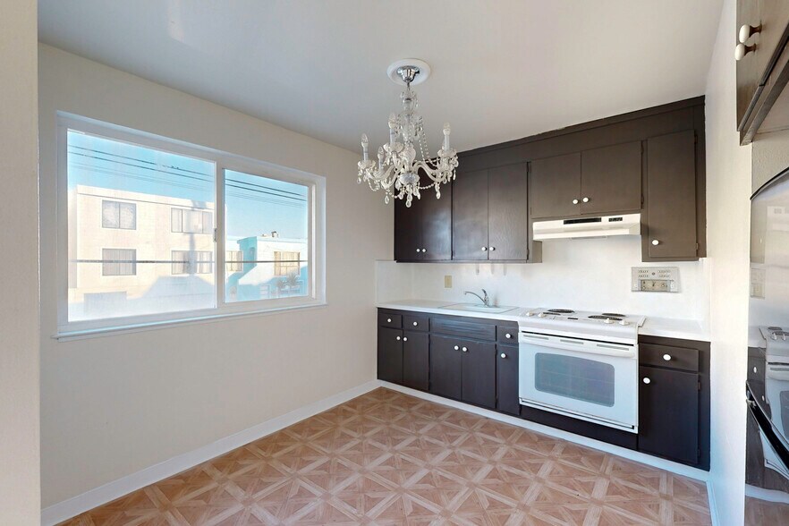 More Photos Of 1311 48th Ave, San Francisco Apartments For Sale