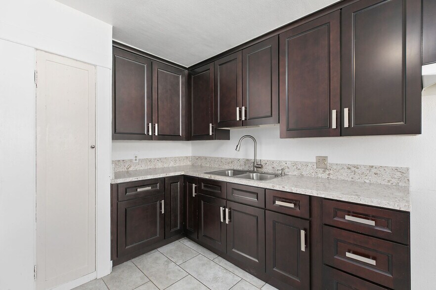 More Photos Of 133 S Melrose St, Placentia Apartments For Sale