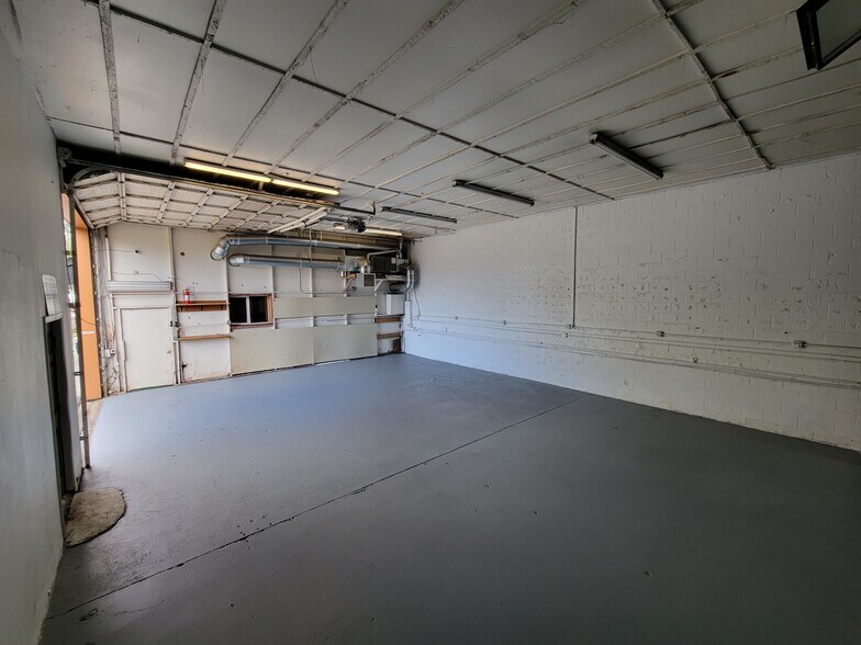 More Photos Of 102 Sales Barn Rd, Kelso Warehouse For Sale