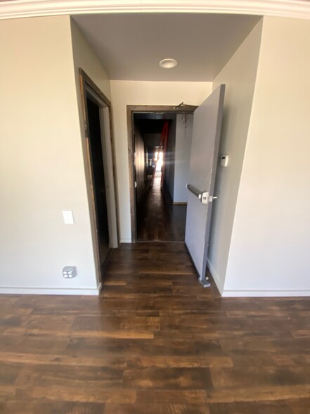 More Photos Of 2911-2919 Thornton Ave, Burbank Manufacturing For Lease