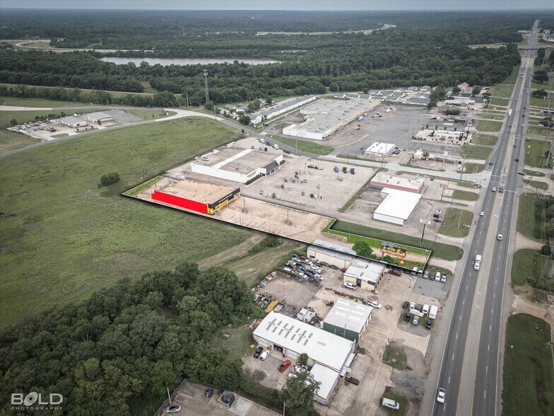 More Photos Of 1837 N Market St, Shreveport General Retail For Sale
