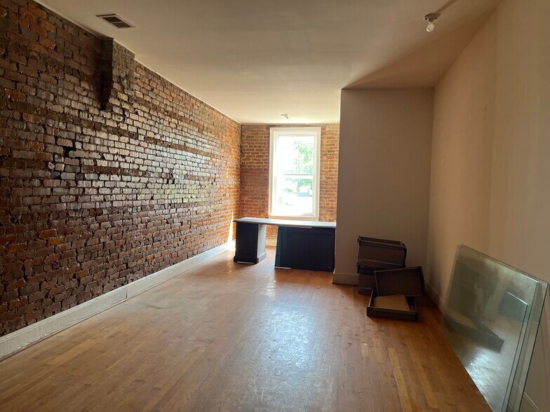 More Photos Of 8610 Old State Rd, Holly Hill General Retail For Lease