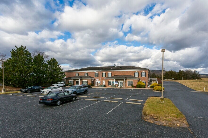 More Photos Of 9986 Spotswood Trl, Mc Gaheysville Office For Lease