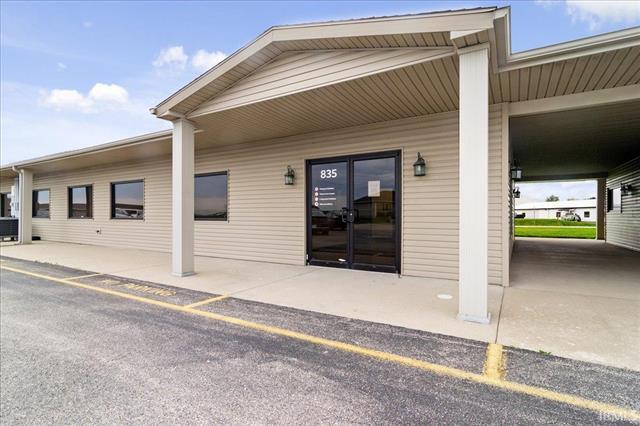 More Photos Of 835 S 9th Ave, Haubstadt Medical For Lease