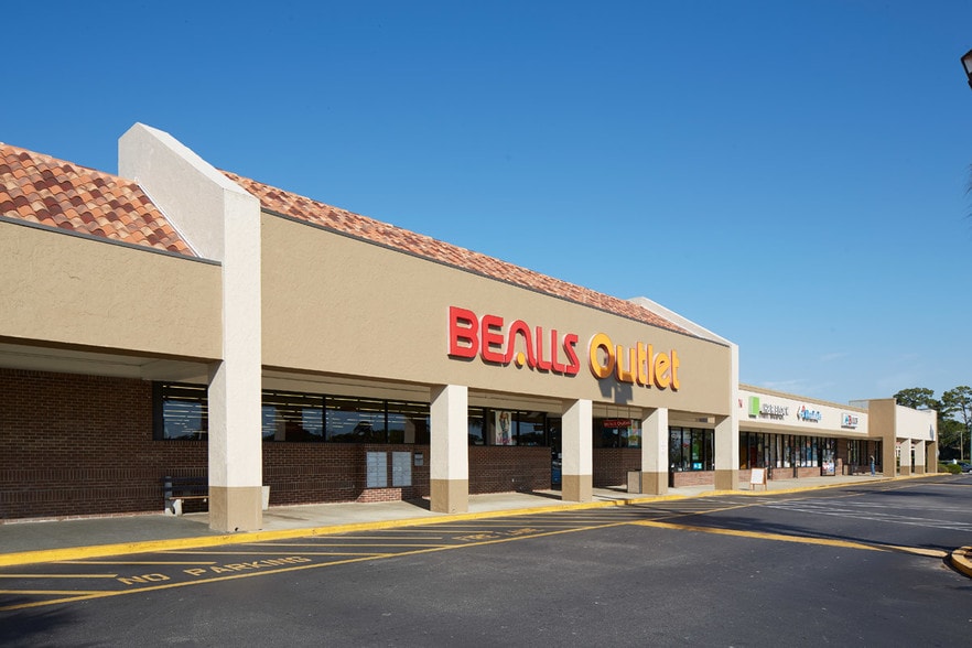 More Photos Of 1812-1850 S Ridgewood Ave, Edgewater Unknown For Lease