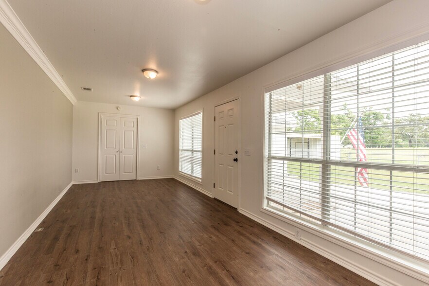 More Photos Of 4846 US Highway 67 W, Simms Daycare Center For Sale