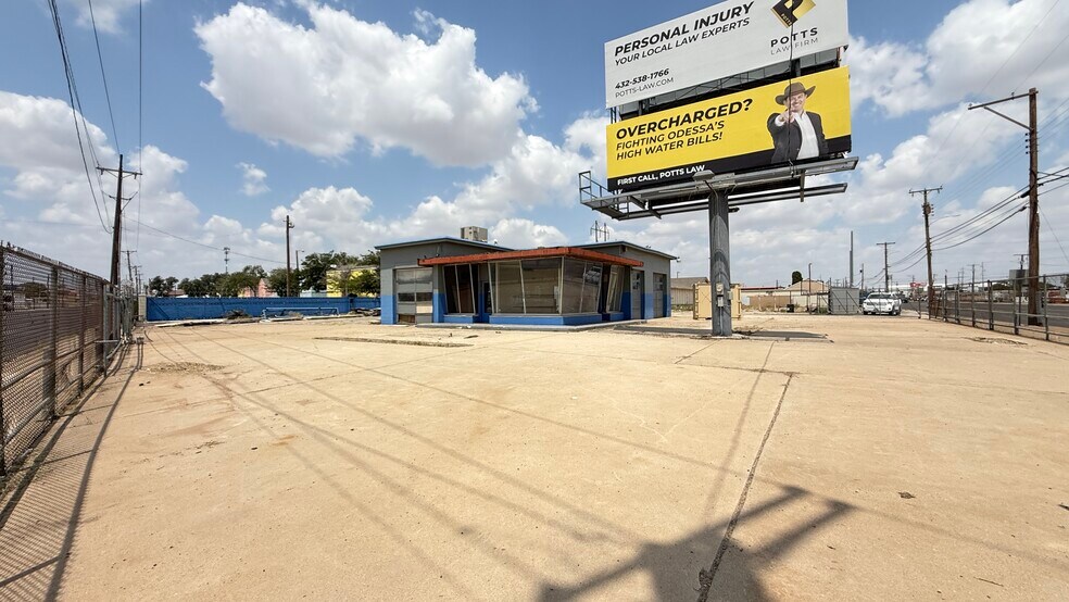 More Photos Of 1302 E 2nd St, Odessa Service For Sale