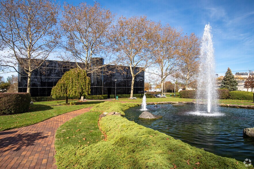 More Photos Of 640 Johnson Ave, Bohemia Office For Lease