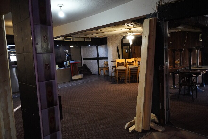 More Photos Of 5831 Ferry St, Niagara Falls Storefront Retail Residential For Sale