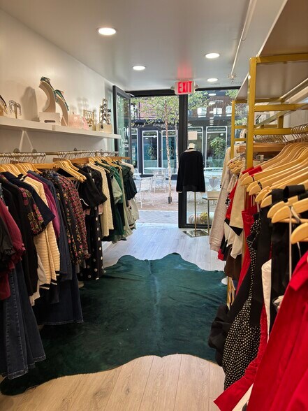 More Photos Of 319 S 4th St, Waco Hotel For Lease