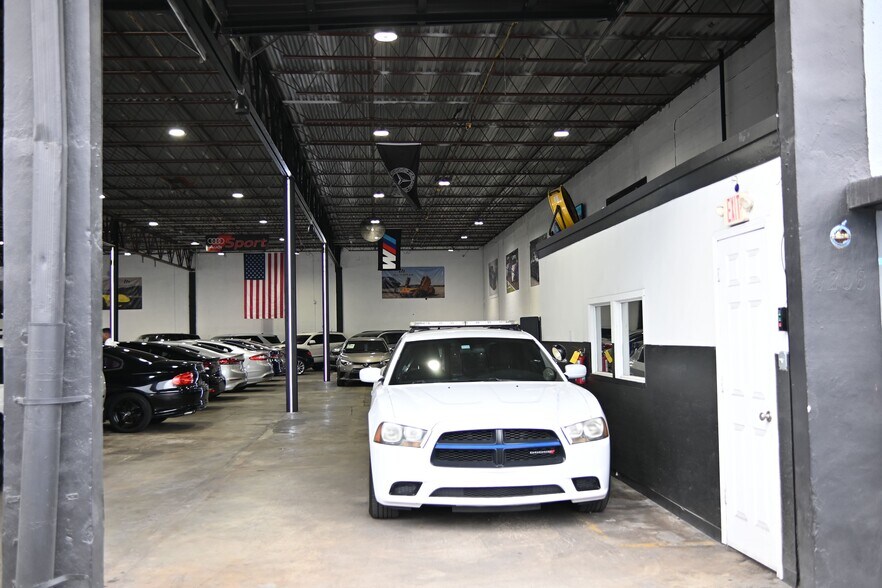 More Photos Of 4200-4250 NW 72nd Ave, Miami Warehouse For Sale